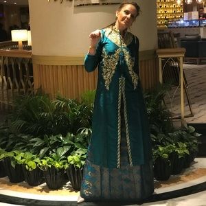 Salvar Suit Green and Gold